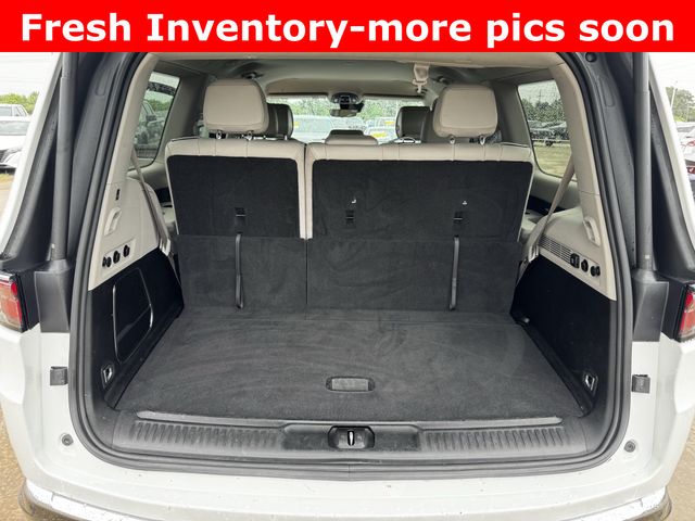 2024 Jeep Wagoneer Series II White at River Oaks CDJR