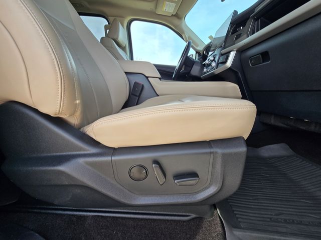 2023 Ford Expedition XLT:167703A