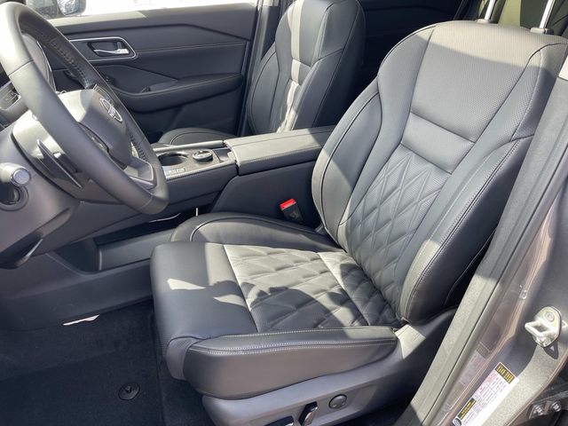New 2026 Gray Nissan Platinum image 21