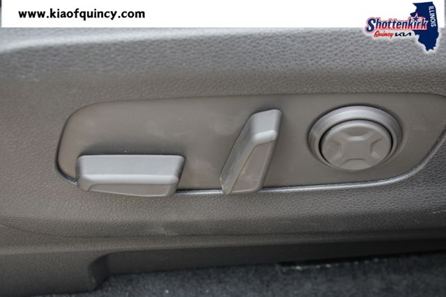 New 2026 Kia Carnival MPV Van
