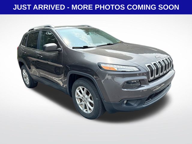 Gray (Granite Crystal Metallic Clearcoat) 2016 Jeep Cherokee SUV / Crossover Four-Wheel Drive 9-Speed Automatic