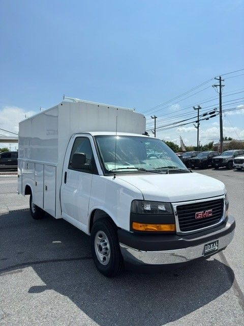 2024 GMC Savana 3500 Work Van 8