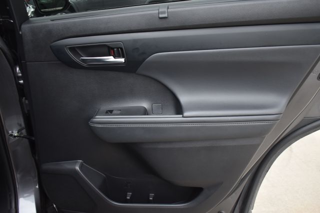 Used 2022 Toyota Highlander Hybrid SUV