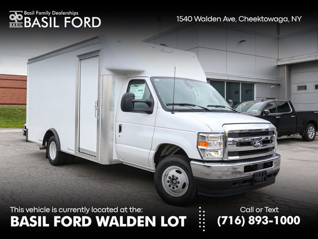 Oxford White 2027 Ford E-Series Chassis Pickup Truck Rear-Wheel Drive 6-Speed Automatic Overdrive