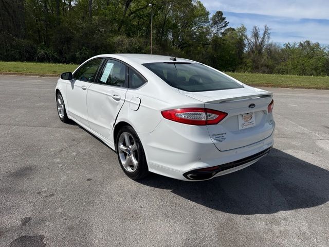 Used 2015 White Ford SE image 5