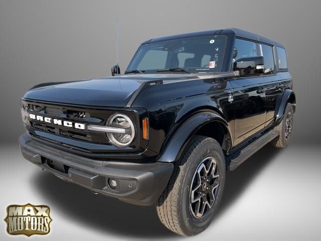 2024 Ford Bronco Outer Banks 3