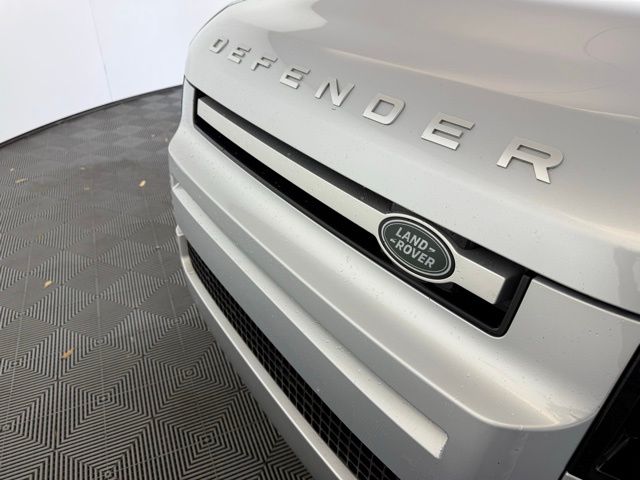 2022 Land Rover Defender 90 S 36