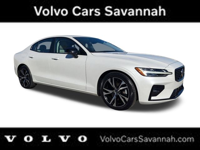 Crystal White Pearl 2025 Volvo S60 B5 Core AWD Sedan All-Wheel Drive Automatic
