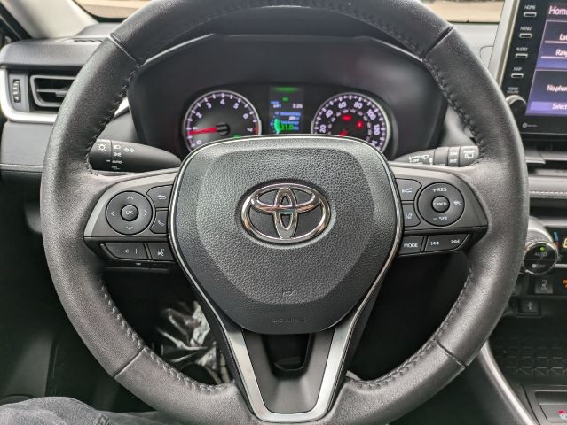 2022 Toyota RAV4 XLE 20