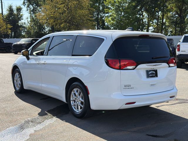 Used 2021 White Chrysler LX image 11
