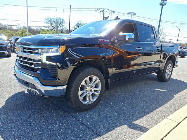 View vehicle photo 3