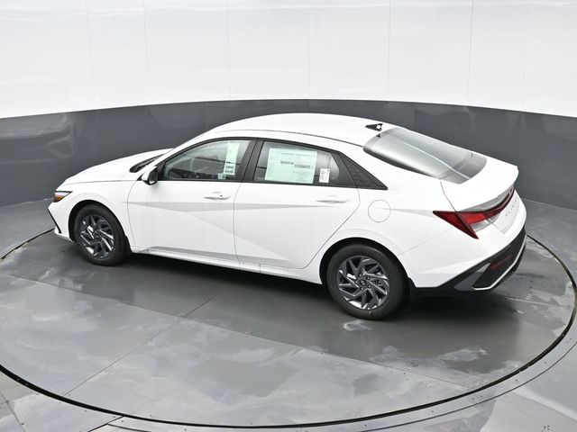 2024 Hyundai Elantra SEL 24