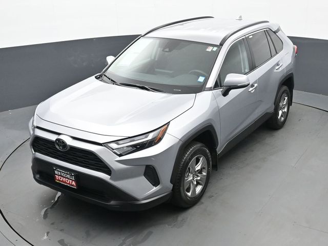 2024 Toyota RAV4 XLE 38