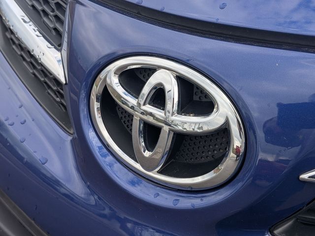 2015 Toyota RAV4 - Image 9