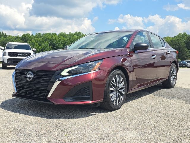 2025 Nissan Altima 2.5 SV  B02428