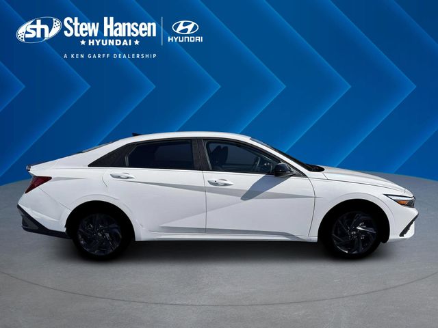 New 2026 White Hyundai SEL Sport image 9