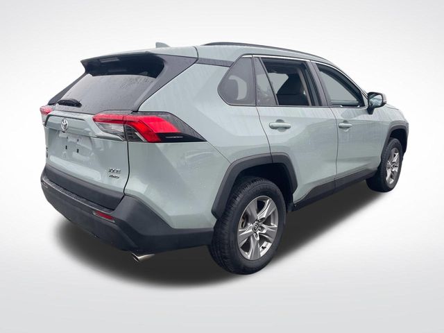 2022 Toyota RAV4 XLE 8