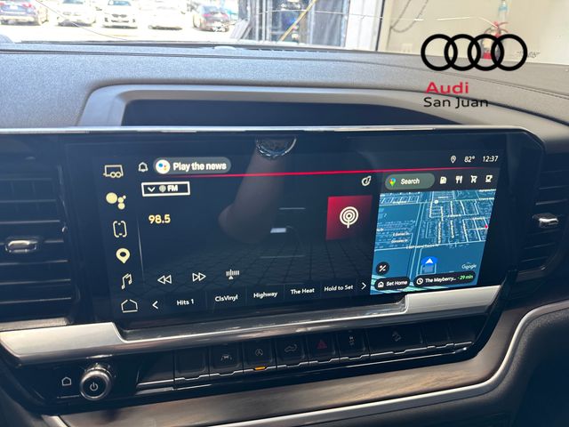 Used 2022 White GMC SLT image 17