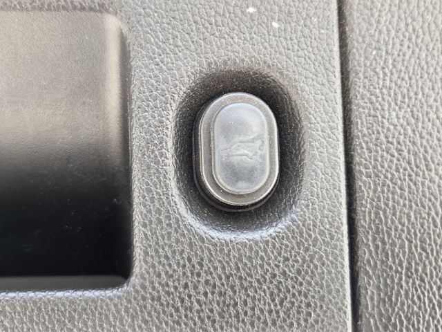Used 2020 Black GMC SLT image 41