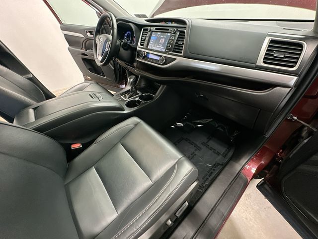 2019 Toyota Highlander XLE Red at Subaru and VW of Moon Township