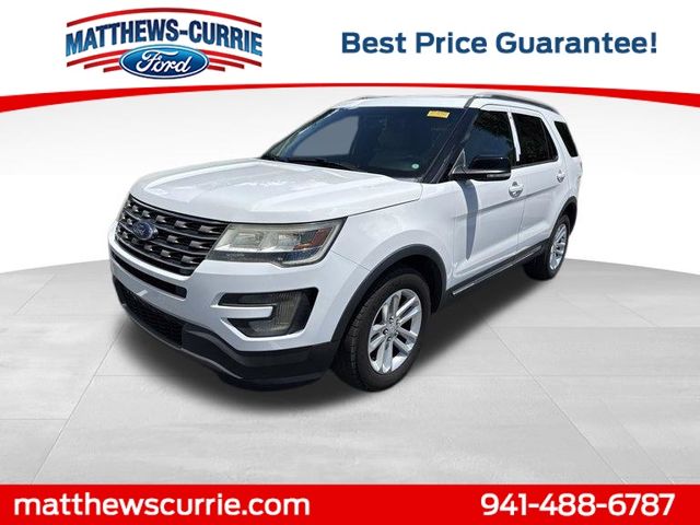 Oxford White 2017 Ford Explorer XLT SUV / Crossover Front-Wheel Drive 6-Speed Automatic