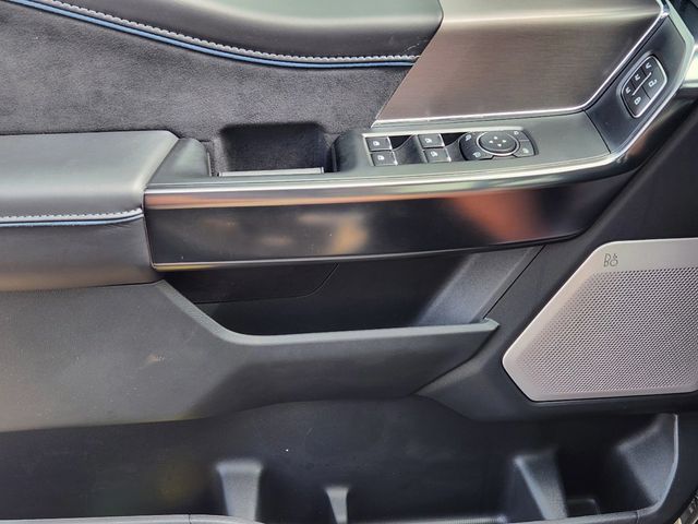 2025 Ford F-150 Platinum photo