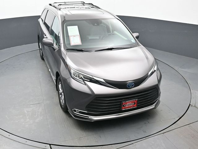 2021 Toyota Sienna XLE 38