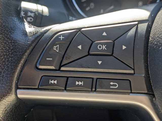 2021 Nissan Rogue Sport SV photo