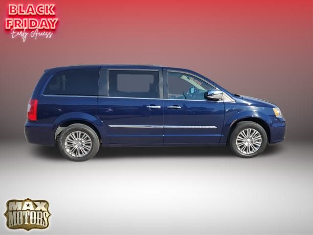 2016 Chrysler Town & Country Touring-L 3