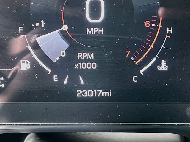 Used 2025  GMC Elevation image 10