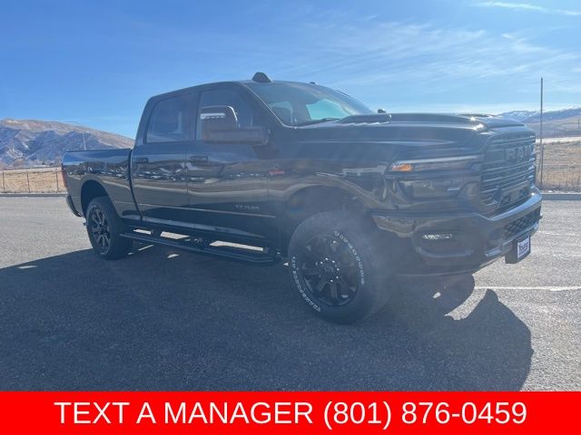 Diamond Black Crystal Pearlcoat 2026 RAM 3500 Pickup Truck Four-Wheel Drive 8-Speed Automatic