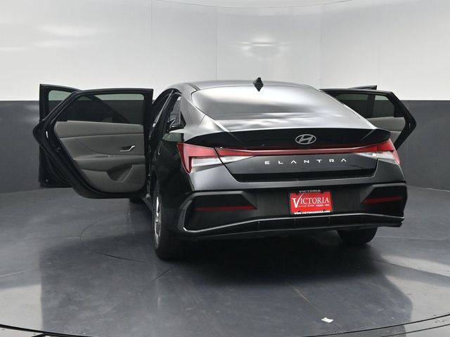 2024 Hyundai Elantra SE Black at DeMontrond Auto Country