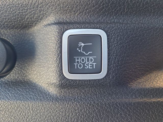 New 2025 White Jeep Altitude X image 25