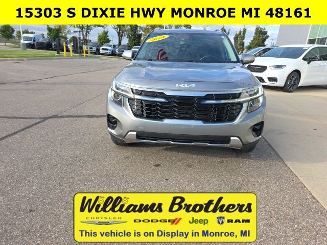 2024 Kia Seltos S - Steel Gray exterior view 2