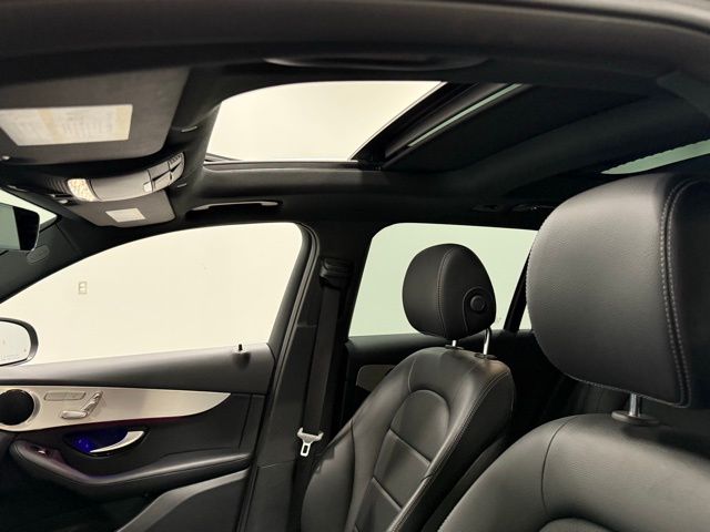 2022 Mercedes-Benz GLC GLC 300 photo