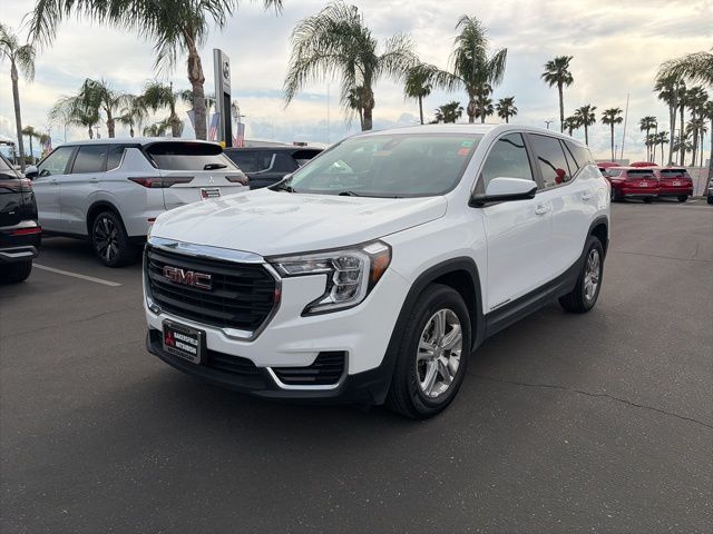 Summit White 2024 GMC Terrain SLE FWD SUV / Crossover Front-Wheel Drive 9-Speed Automatic