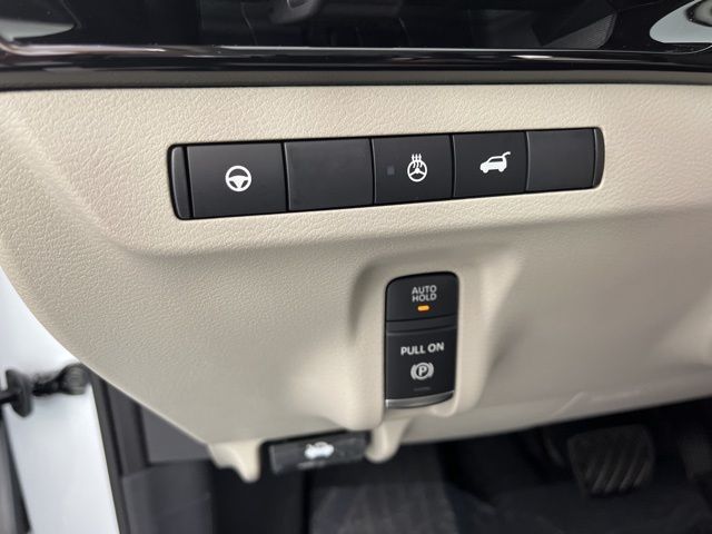 2025 Everest White Pearl Tricoat Nissan Murano SL AWD SUV