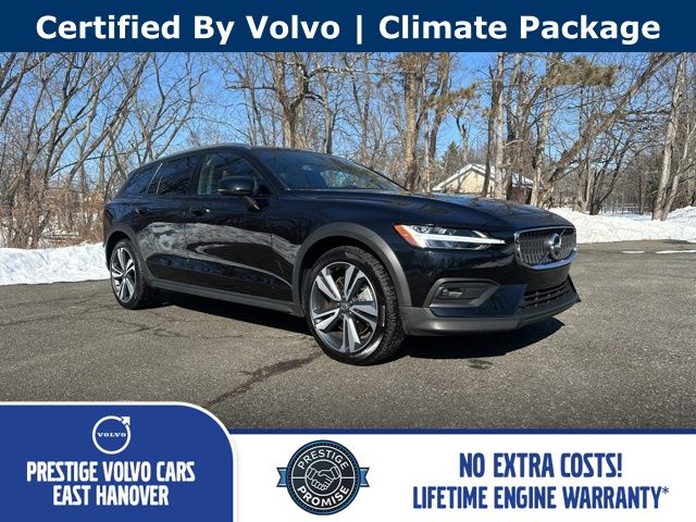 2025 Volvo V60 Cross Country B5 Plus AWD