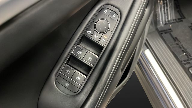 Used 2023 Blue INFINITI LUXE image 21