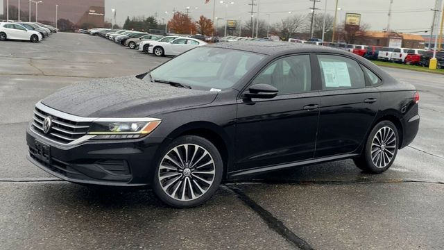 2022 Volkswagen Passat 2.0T Limited Edition 4