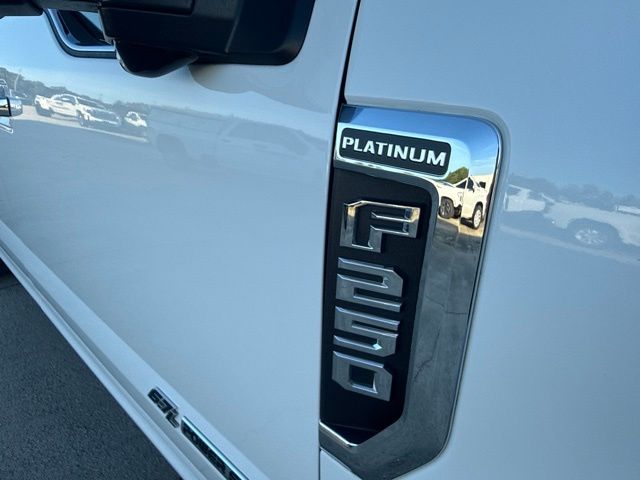 2022 Ford F-250SD Platinum:169724A