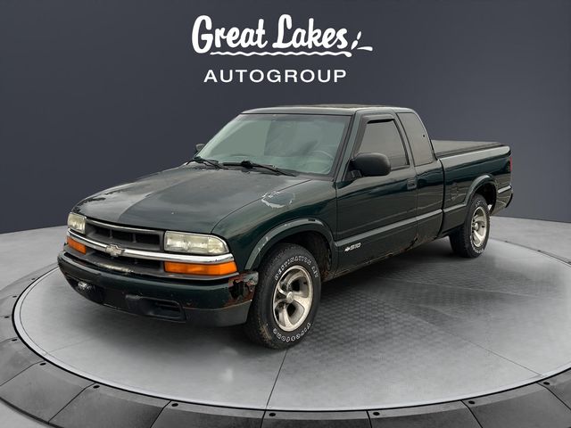 Forest Green Metallic 2002 Chevrolet S-10 LS Extended Cab RWD Pickup Truck Rear-Wheel Drive 4-Speed Automatic Overdrive