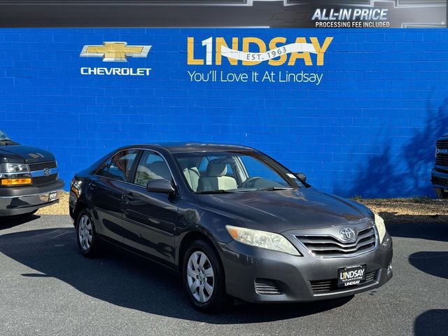 Magnetic Gray Metallic 2011 Toyota Camry LE Sedan Front-Wheel Drive 6-Speed Automatic Overdrive