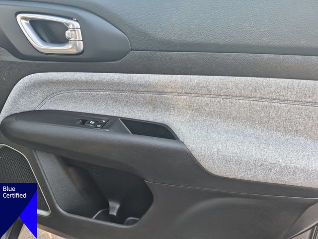 Used 2023 Gray Jeep Latitude image 33