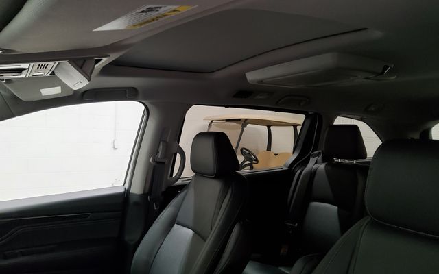 Used 2023 White Honda Touring image 27