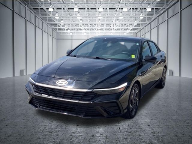 Abyss Black 2025 Hyundai Elantra Sedan Front-Wheel Drive Continuously Variable Transmission