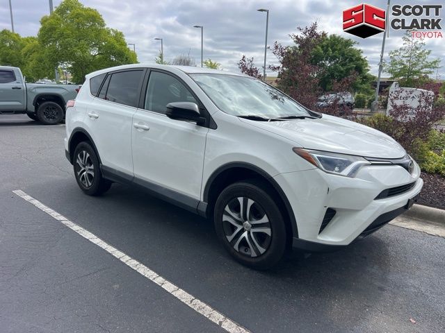 White 2018 Toyota RAV4 LE SUV / Crossover Front-Wheel Drive 6-Speed Automatic