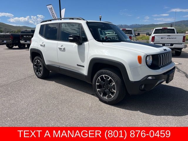 Alpine White Clearcoat 2023 Jeep Renegade SUV / Crossover Four-Wheel Drive 9-Speed Automatic