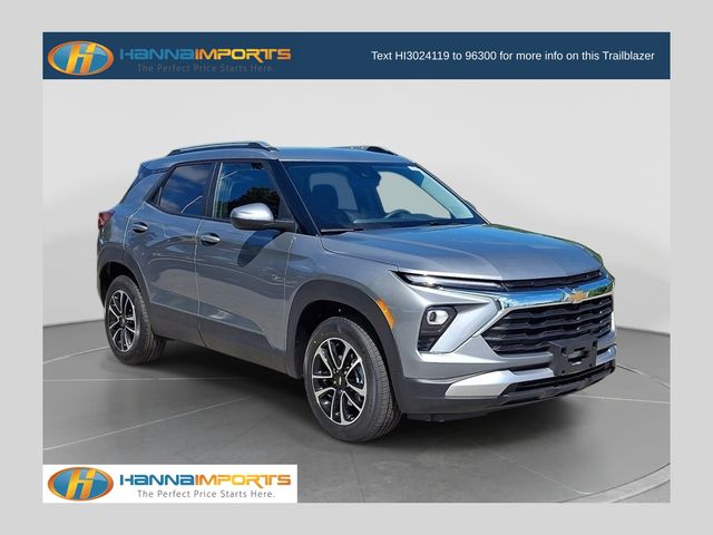 Sterling Gray Metallic 2025 Chevrolet Trailblazer SUV / Crossover Four-Wheel Drive 9-Speed Automatic