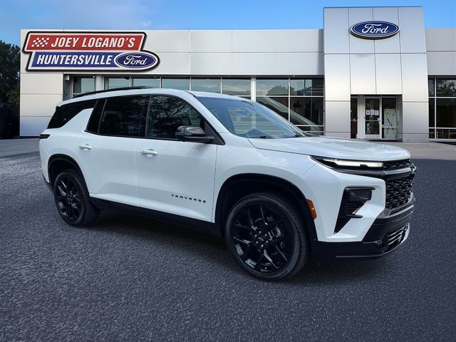 White (Iridescent Pearl Tricoat) 2025 Chevrolet Traverse SUV / Crossover Four-Wheel Drive 8-Speed Automatic